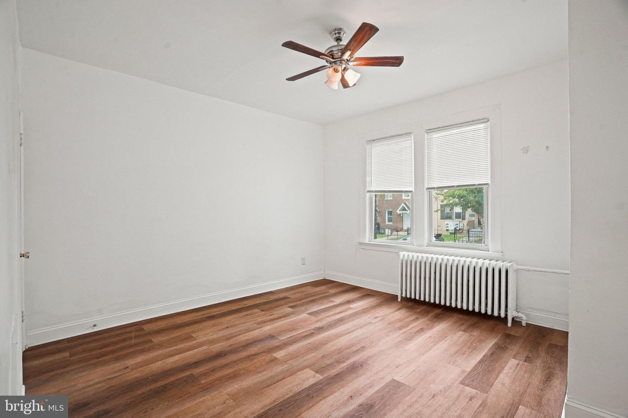 1111 Queen St Ne #2 - Photo 2 of 12