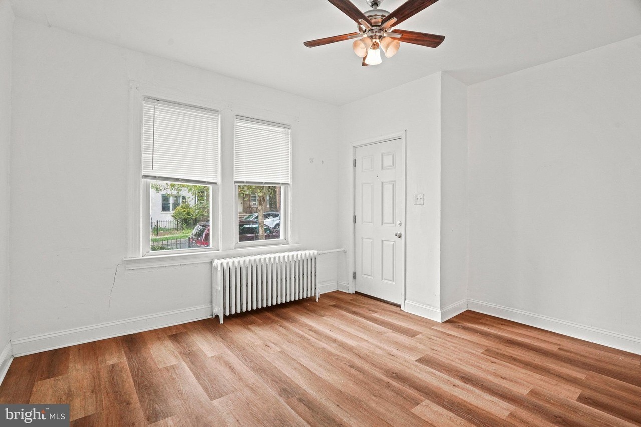 1111 Queen St Ne #2 - Photo 3 of 12
