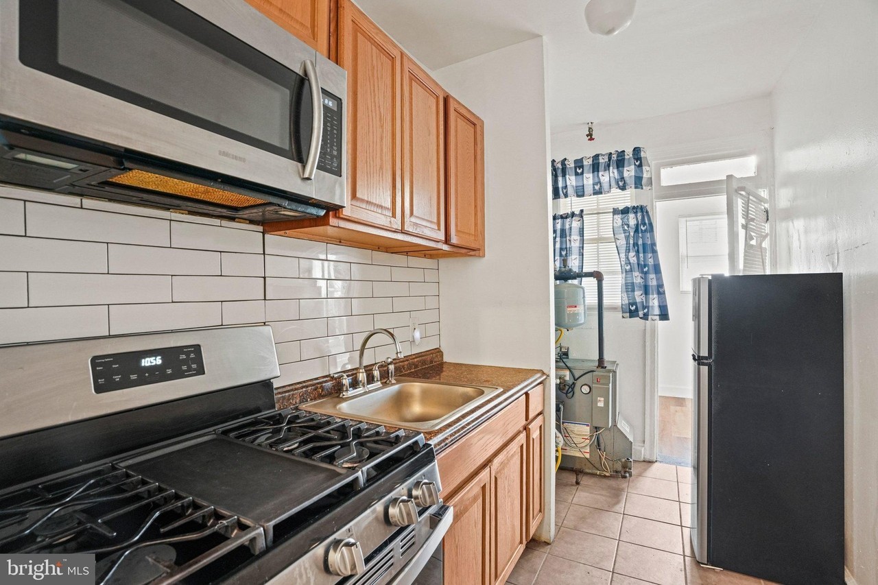 1111 Queen St Ne #2 - Photo 7 of 12
