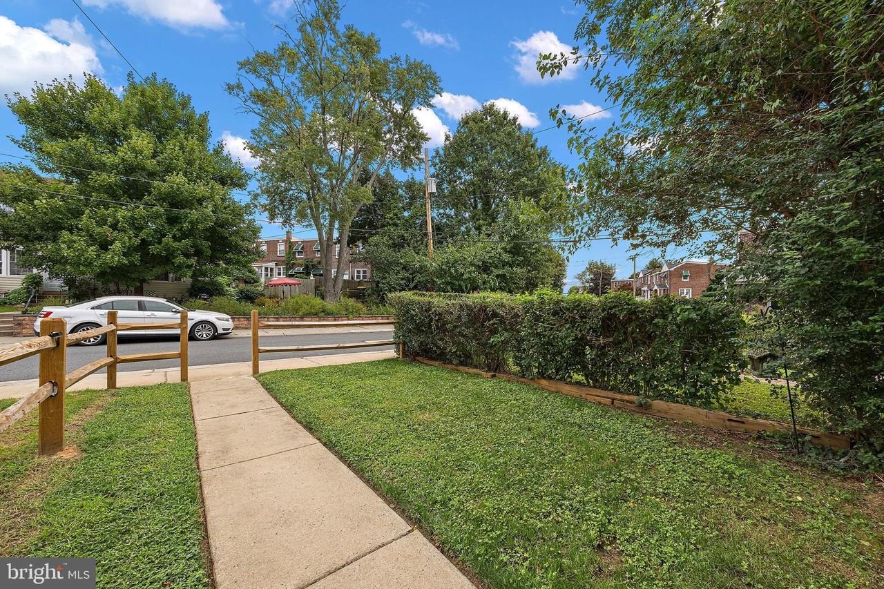 1803 Saint Elizabeth St - Photo 3 of 19