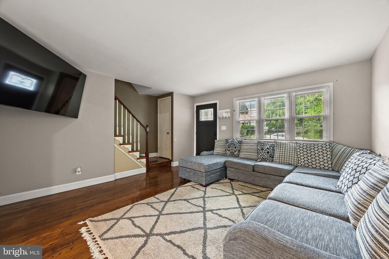 1803 Saint Elizabeth St - Photo 5 of 19