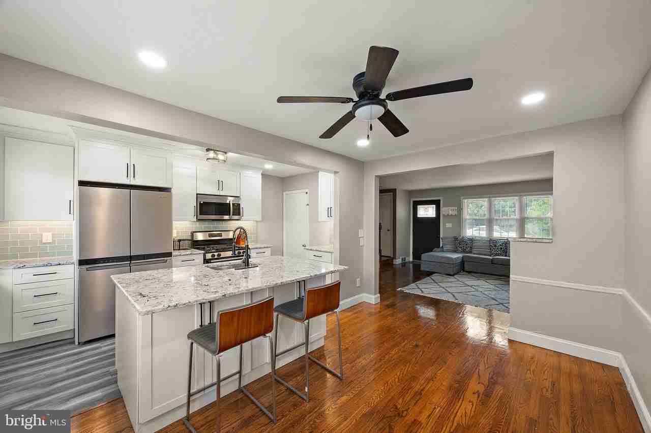 1803 Saint Elizabeth St - Photo 7 of 19