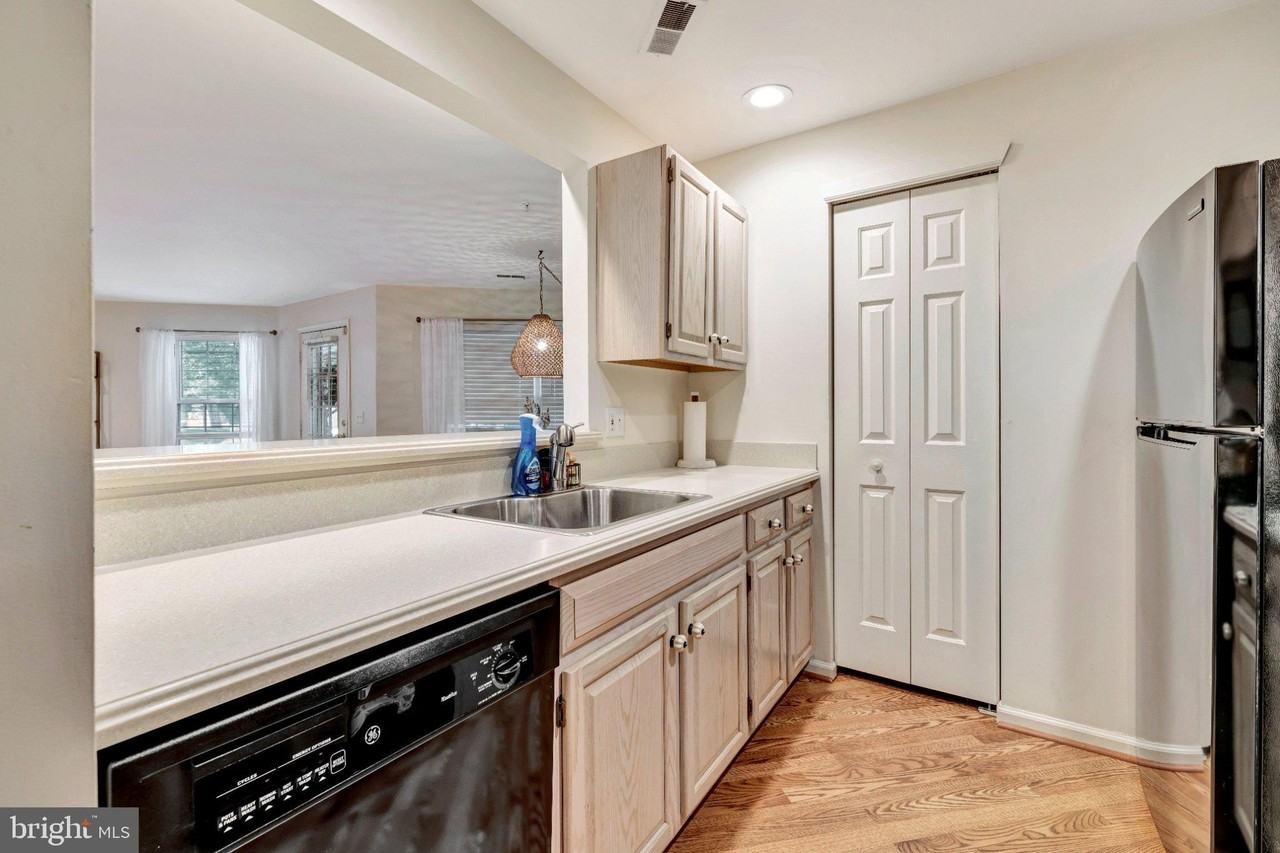 1731 Braken Ave - Photo 3 of 13
