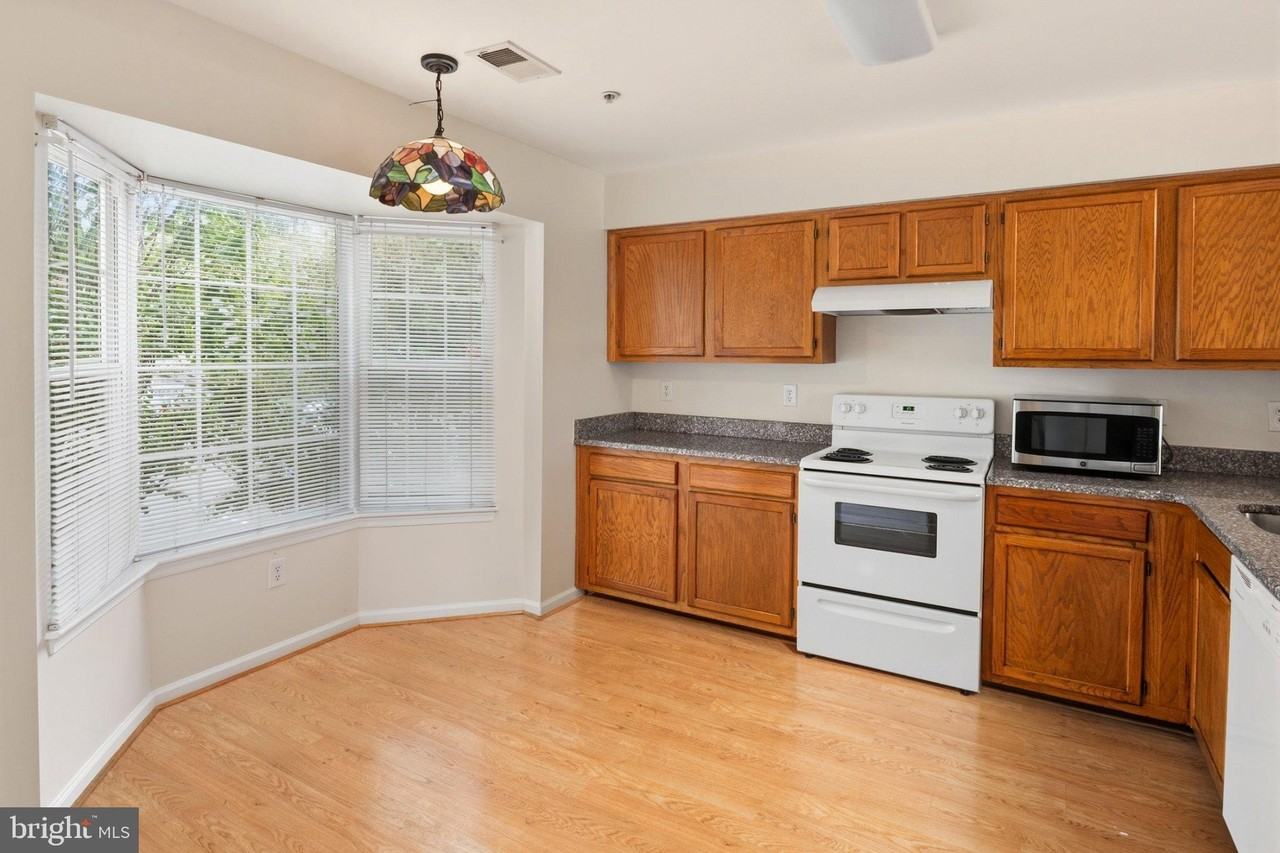 1125 Simsbury Ct - Photo 2 of 23