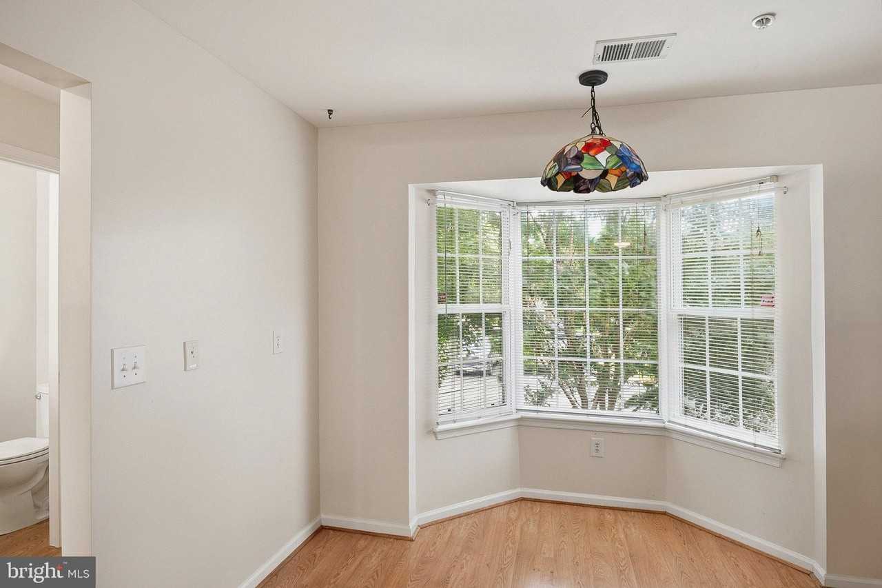 1125 Simsbury Ct - Photo 3 of 23