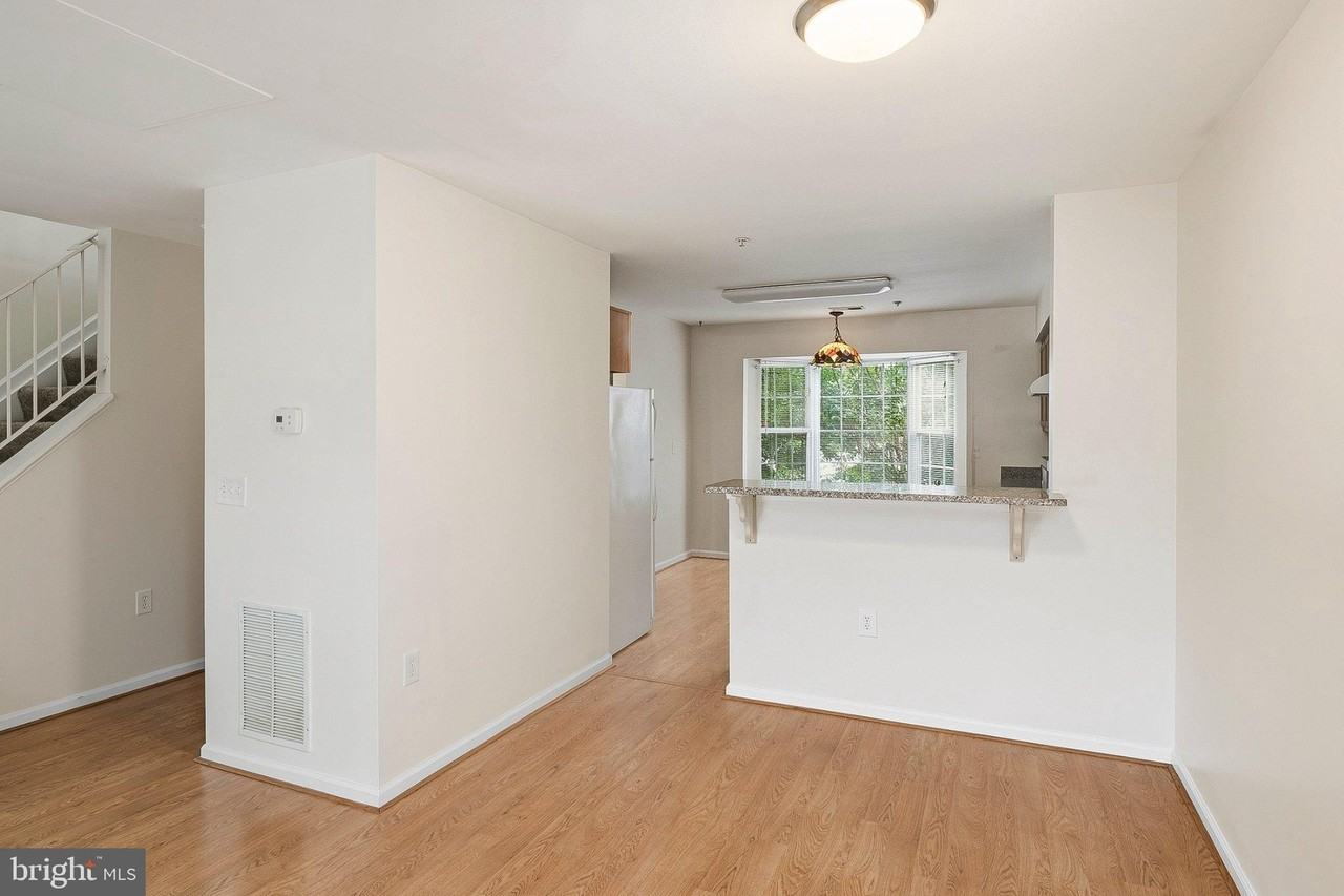 1125 Simsbury Ct - Photo 6 of 23