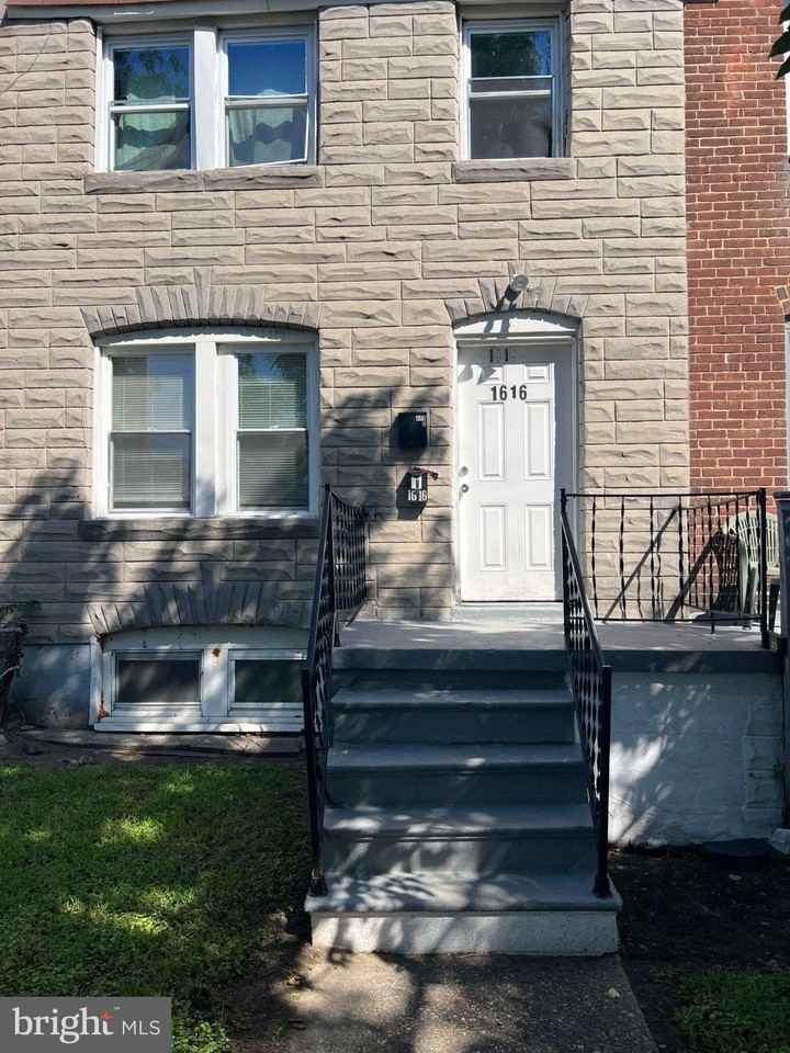 1616 Plum St #1 - Photo 2 of 11