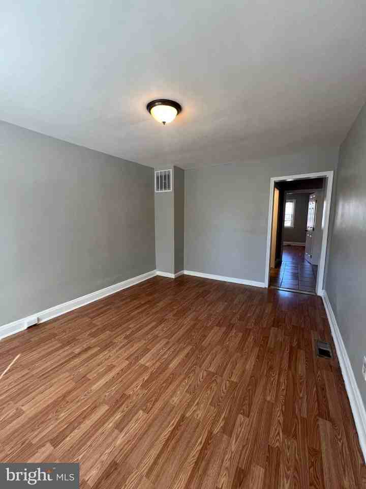 1616 Plum St #1 - Photo 3 of 11