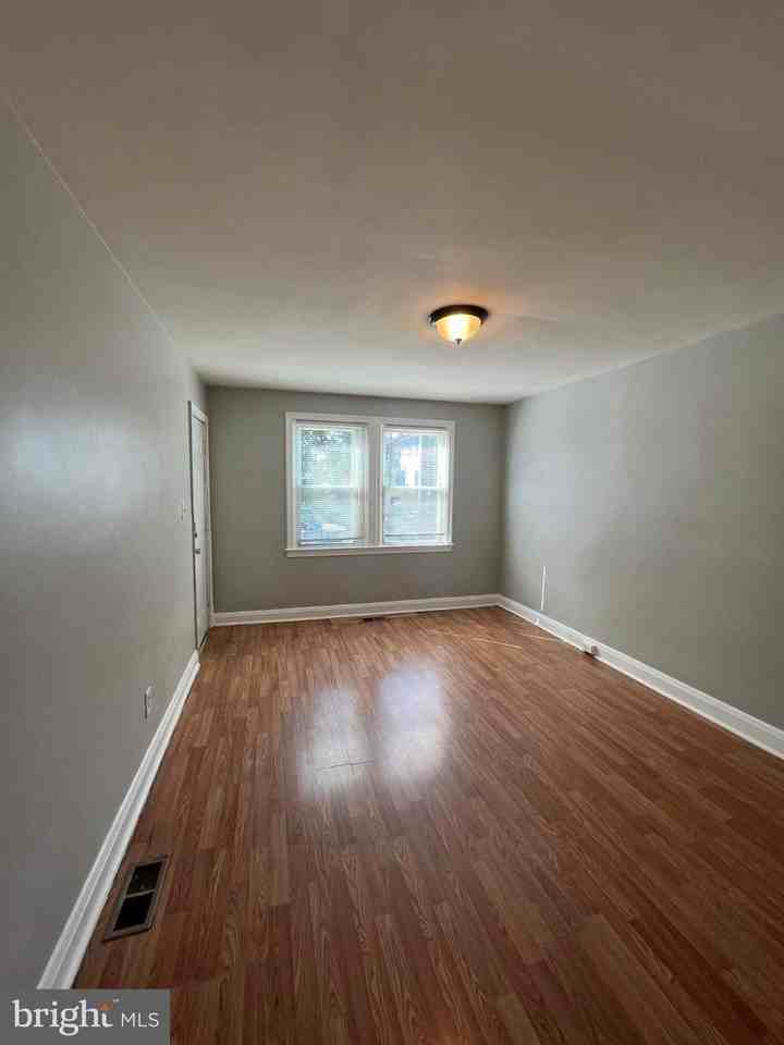 1616 Plum St #1 - Photo 4 of 11