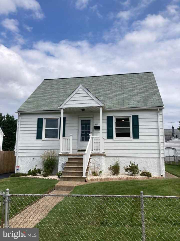 1607 Leslie Rd - Photo 2 of 37