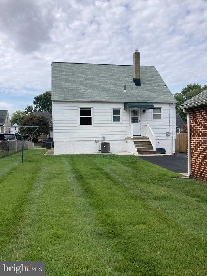 1607 Leslie Rd - Photo 5 of 37