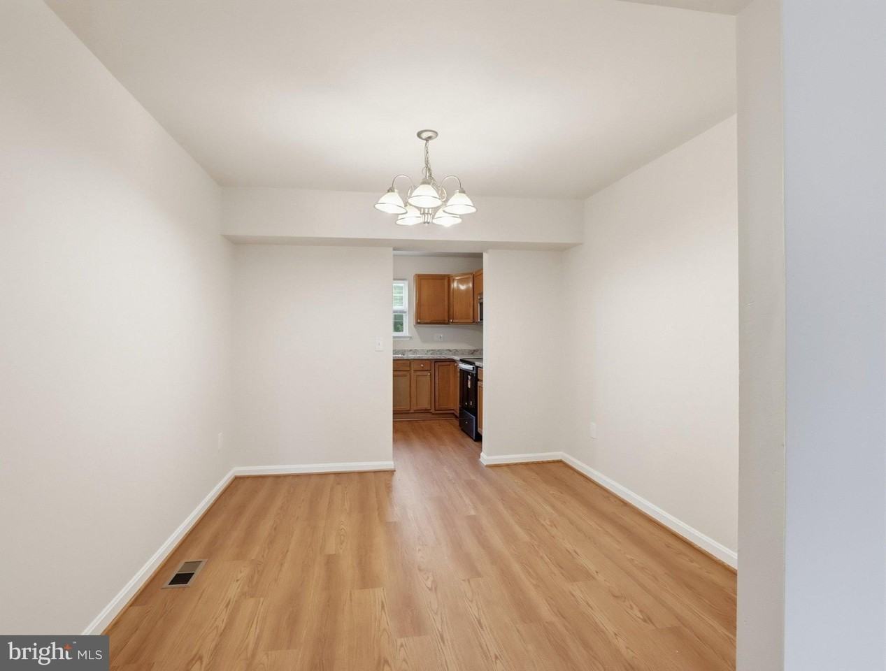 7203 Rutherford Green Cir - Photo 4 of 25