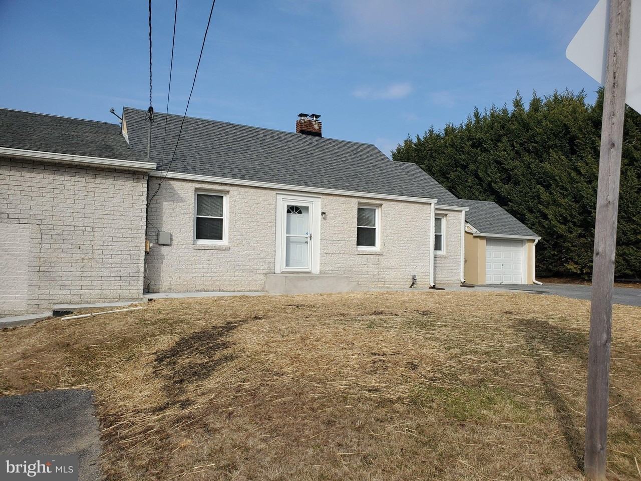 8 Virginia Ave - Photo 4 of 19