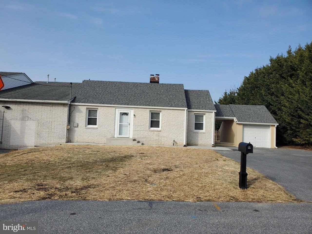 8 Virginia Ave - Photo 5 of 19