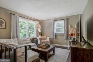 featured image of 2811 Glasgow Way