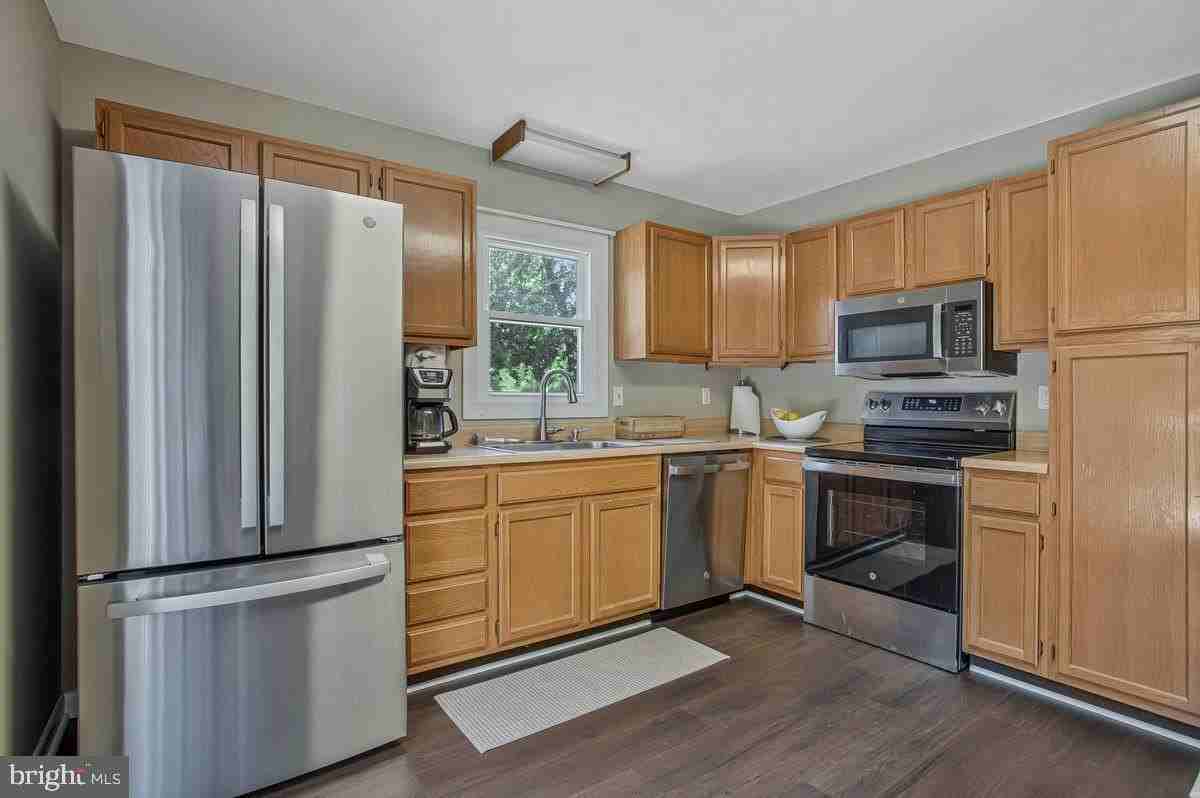 2811 Glasgow Way - Photo 3 of 50