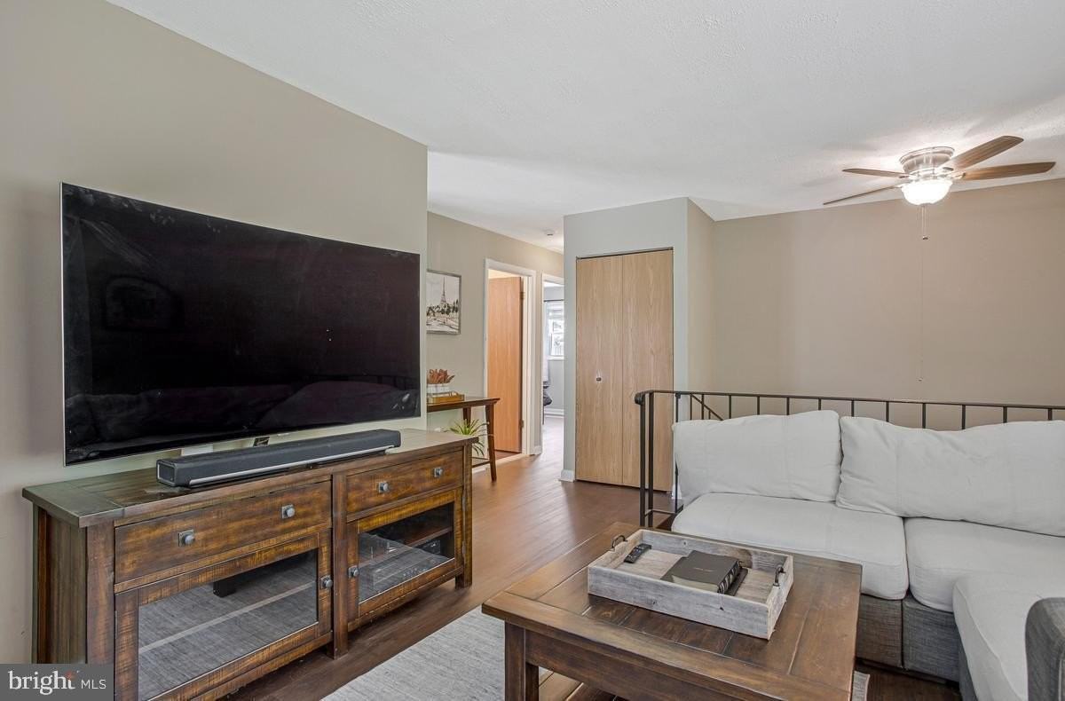 2811 Glasgow Way - Photo 7 of 50