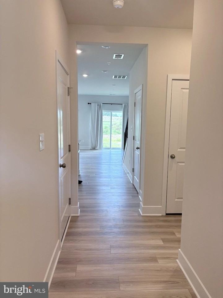 2197 Winterberry Ln - Photo 3 of 19