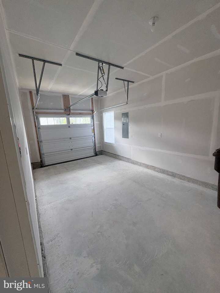 2197 Winterberry Ln - Photo 4 of 19