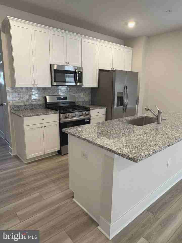 2197 Winterberry Ln - Photo 6 of 19