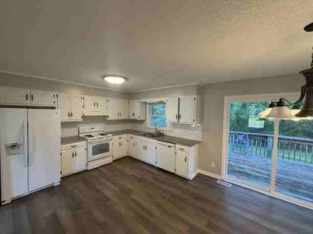 206 Cambridge Ct #1 - Photo 6 of 13