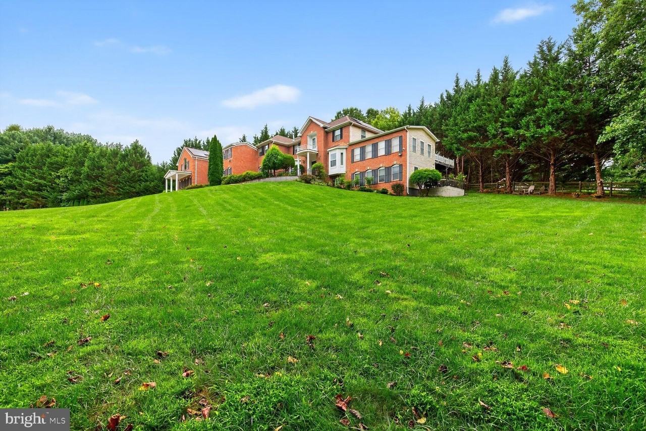 8724 Hawkins Creamery Rd #B - Photo 3 of 30