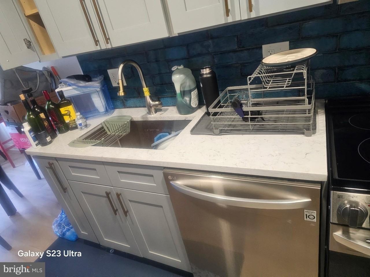 440 Girard St #203 - Photo 3 of 10