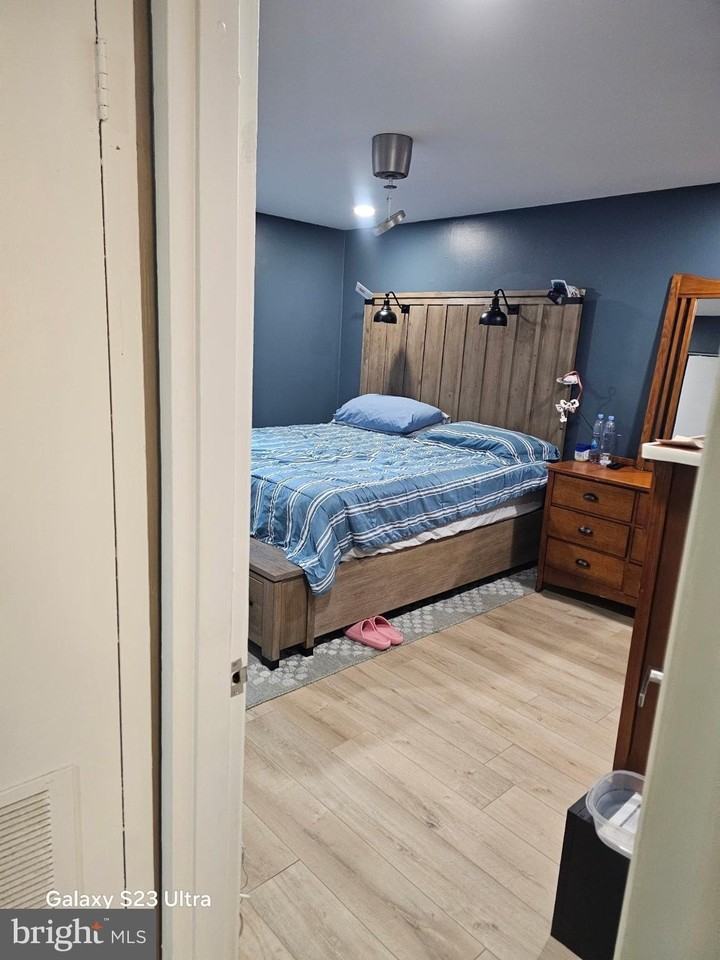440 Girard St #203 - Photo 6 of 10