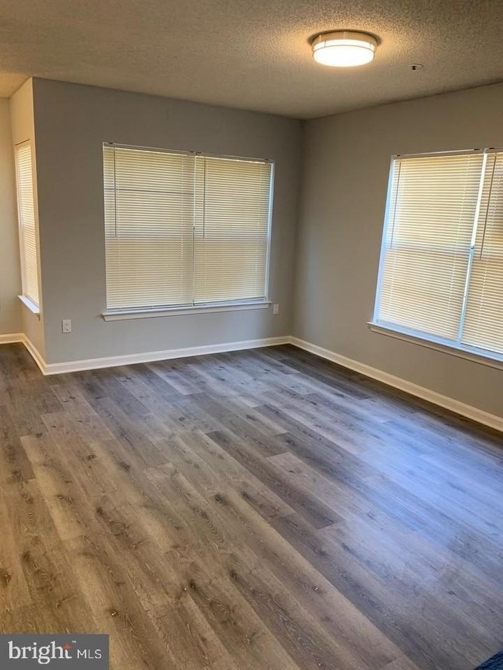 15603 Easthaven Ct #902 - Photo 4 of 10