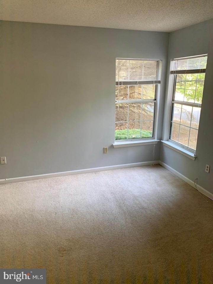 15603 Easthaven Ct #902 - Photo 6 of 10