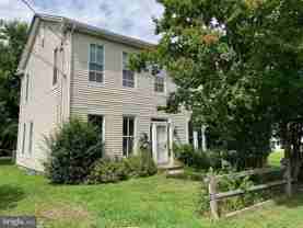 205 Railroad Ave #B - Photo 1 of 1