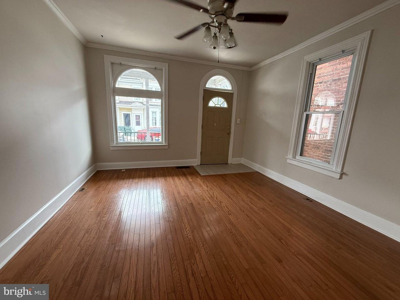 443 N Mulberry St - Photo 4 of 21