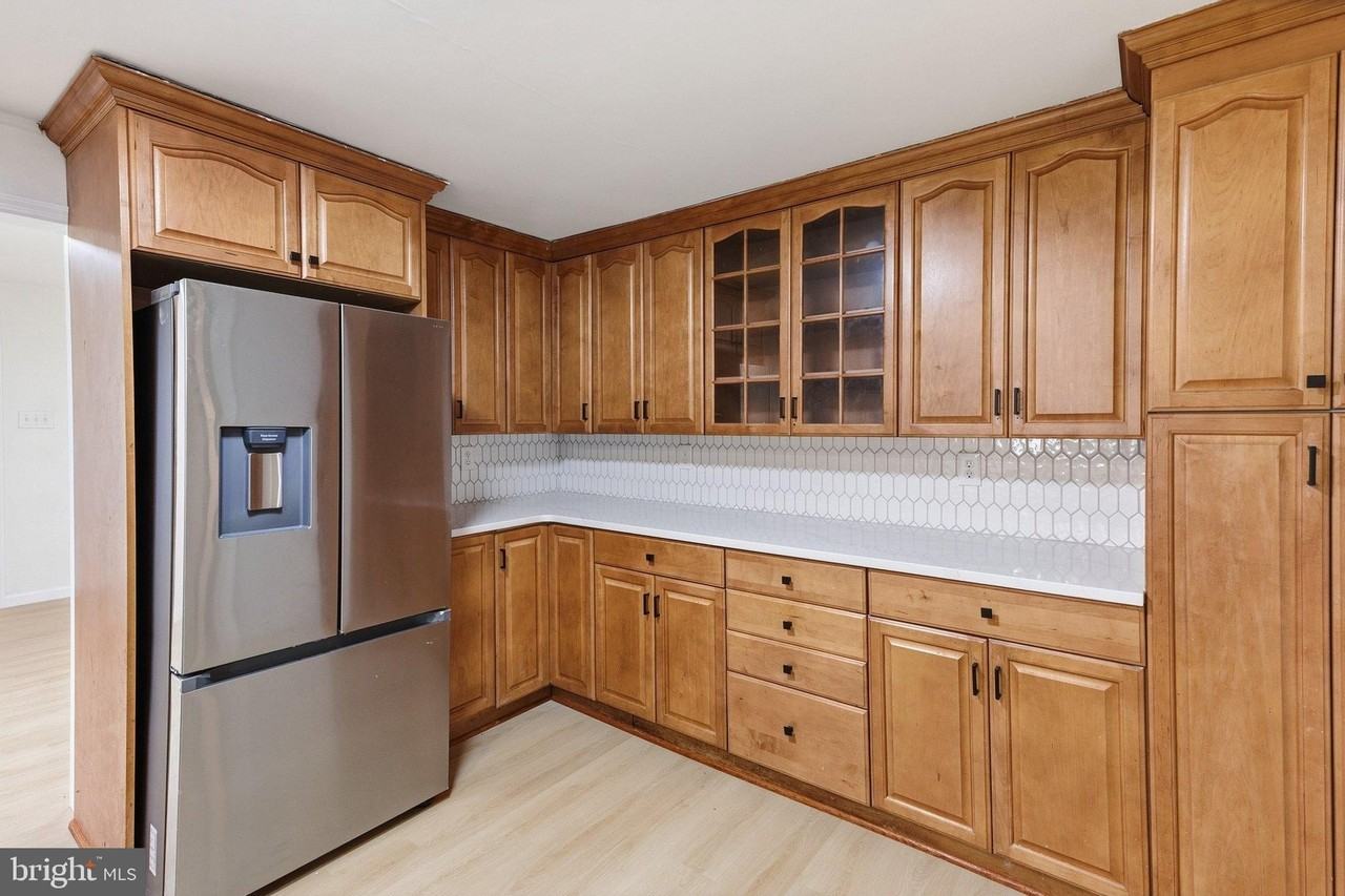 10 E Dartmouth Rd - Photo 2 of 17