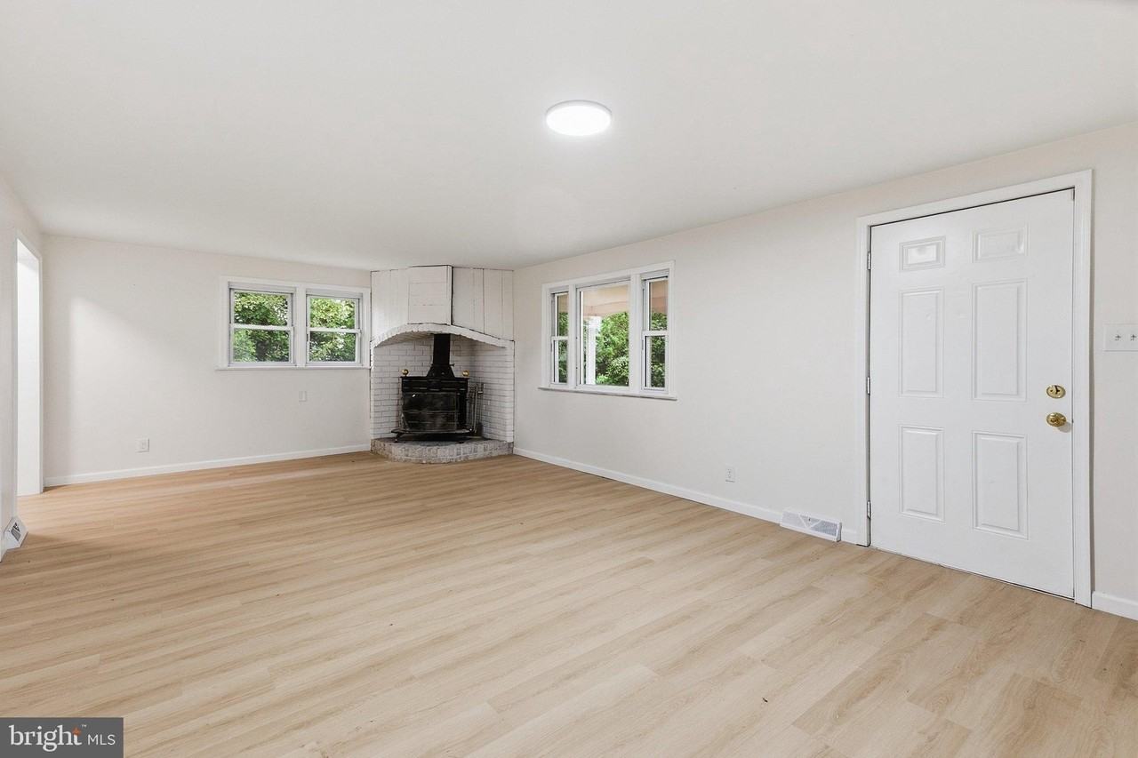 10 E Dartmouth Rd - Photo 5 of 17