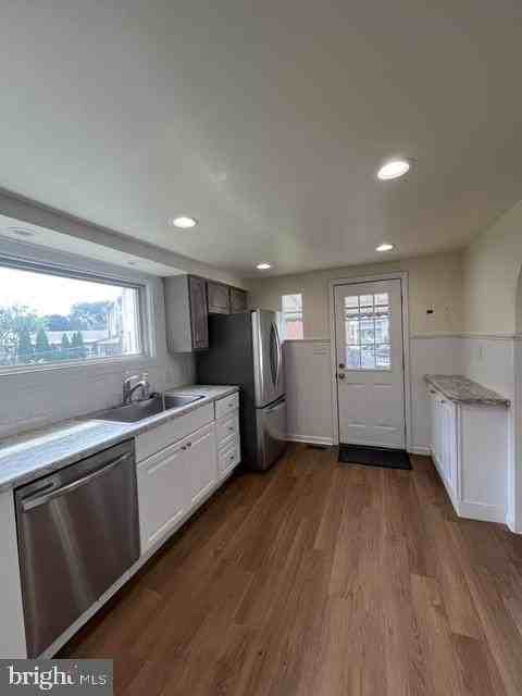 402 Jefferson Ave #B - Photo 2 of 20