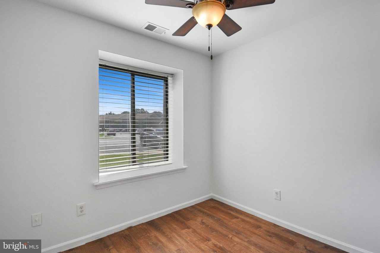 107 Conway Ct - Photo 2 of 18