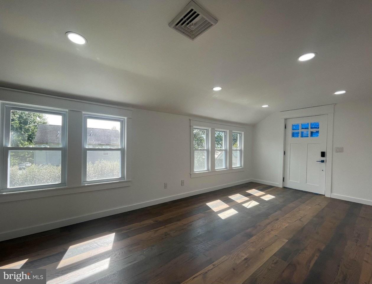 250 Lenni Rd - Photo 4 of 12