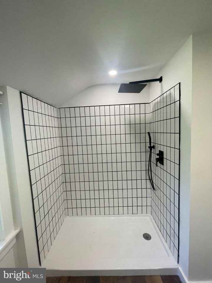 250 Lenni Rd - Photo 7 of 12