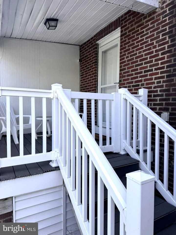 230 Greenwood Rd - Photo 2 of 14