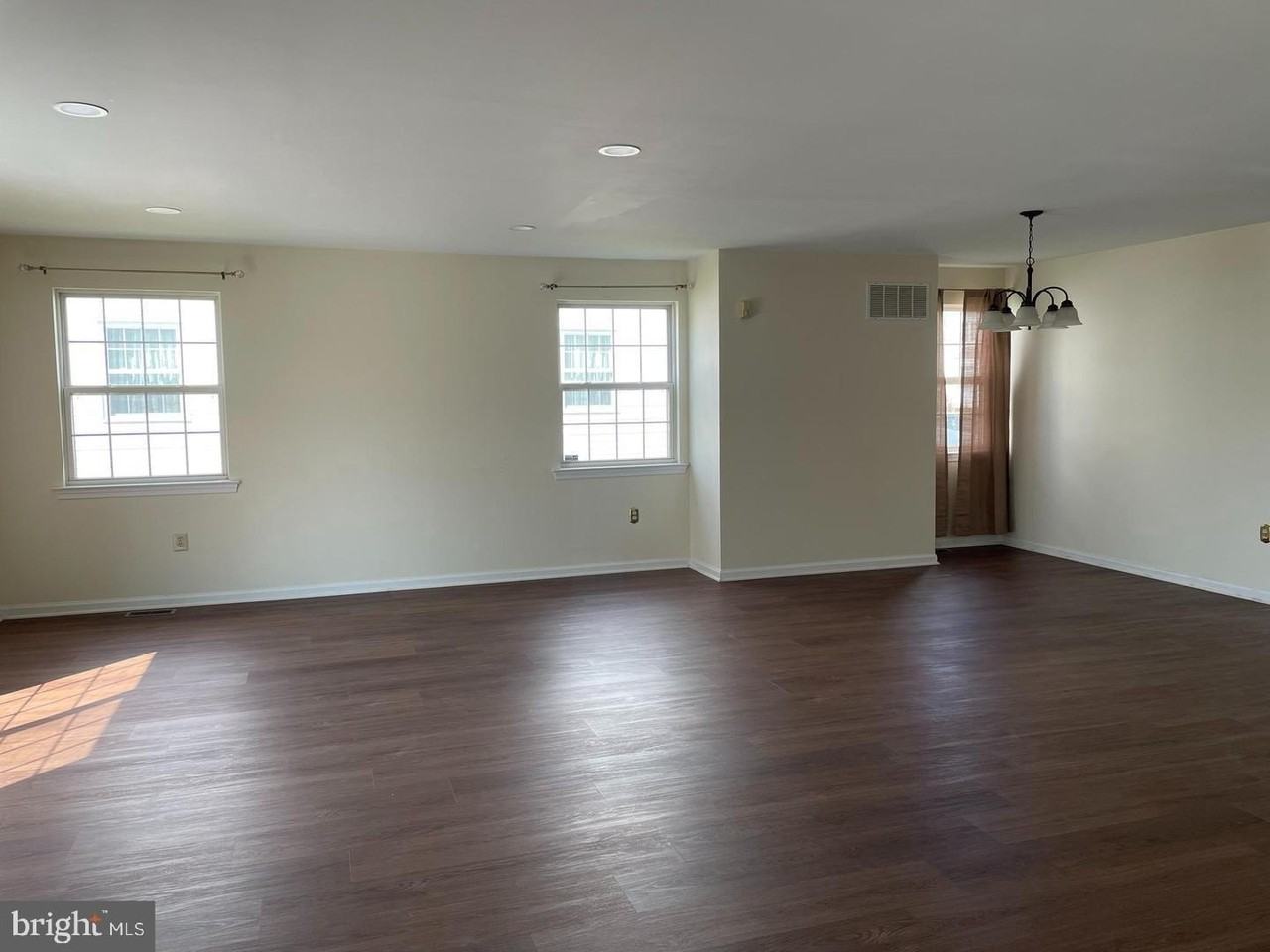 131 Merion Dr - Photo 2 of 24