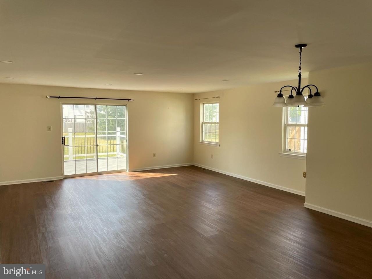 131 Merion Dr - Photo 3 of 24