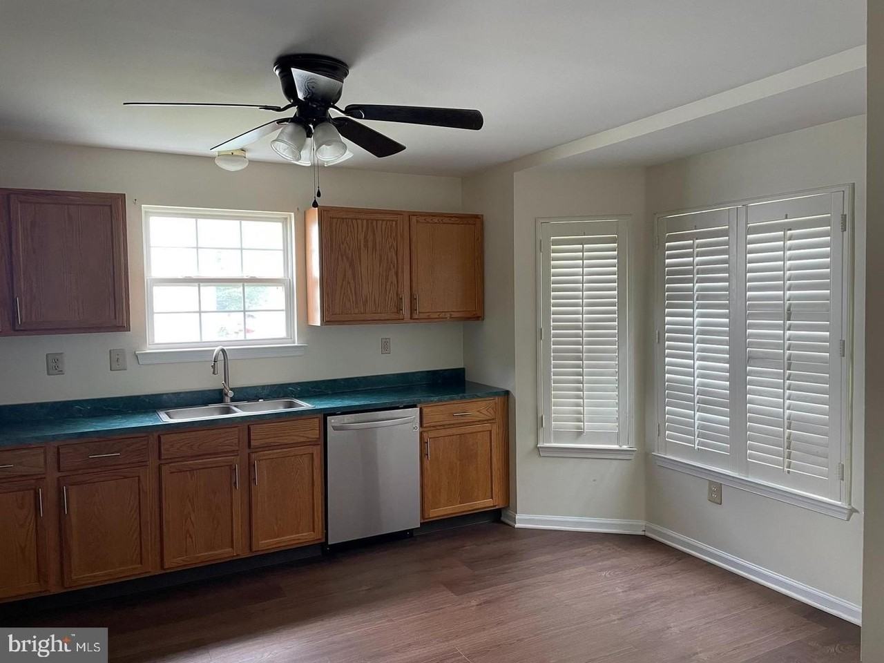 131 Merion Dr - Photo 5 of 24