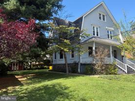 210 Grayling Ave - Photo 1 of 1