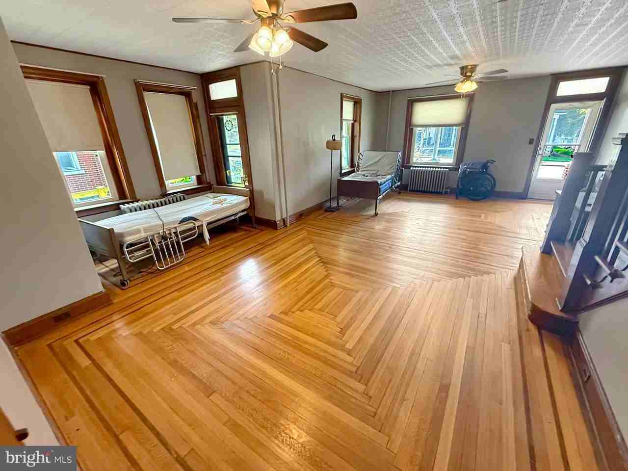 418 Main St - Photo 2 of 18
