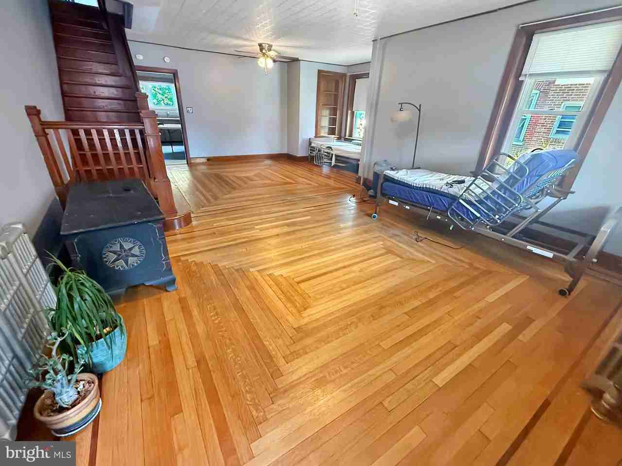 418 Main St - Photo 3 of 18