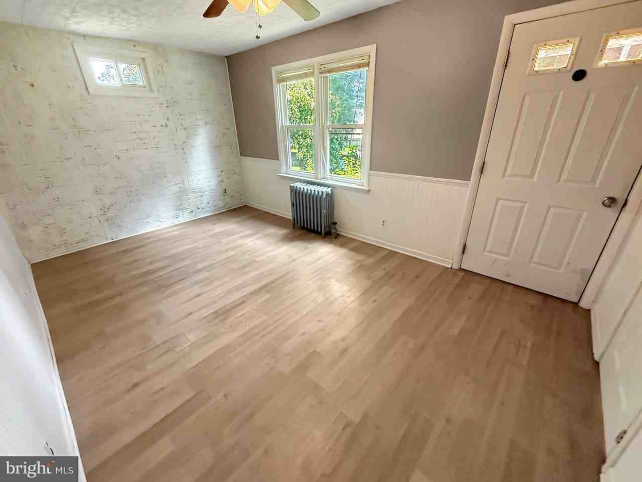 418 Main St - Photo 6 of 18