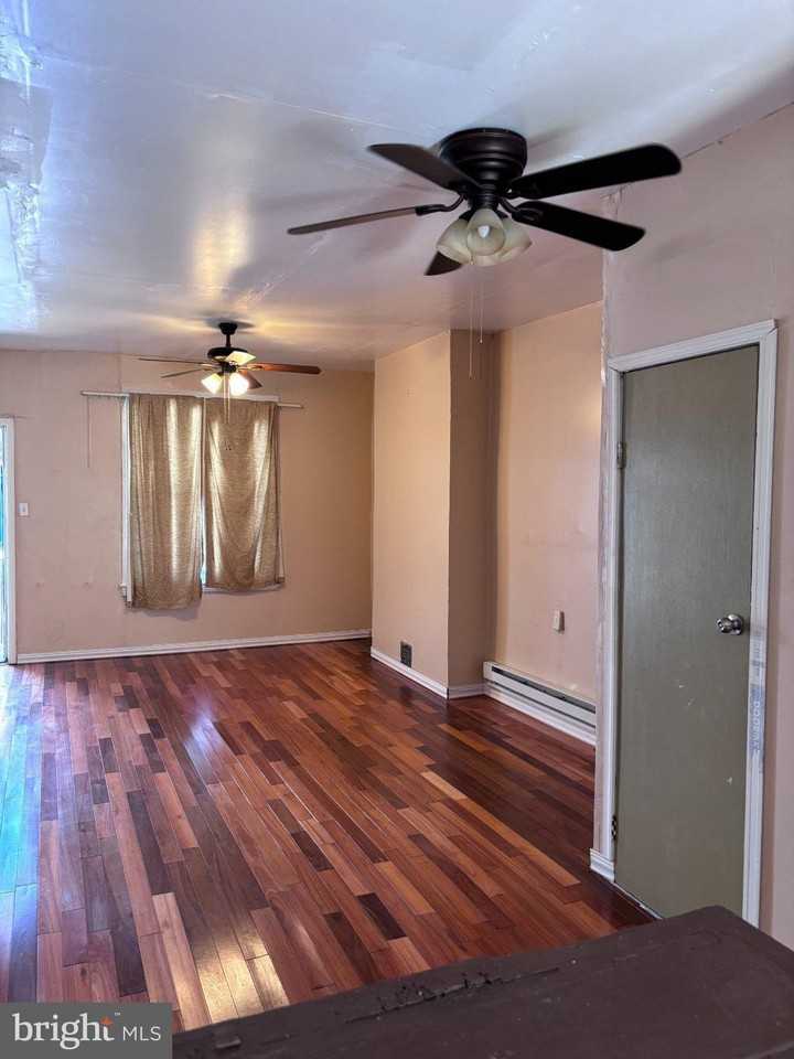 5618 Walton Ave - Photo 3 of 15