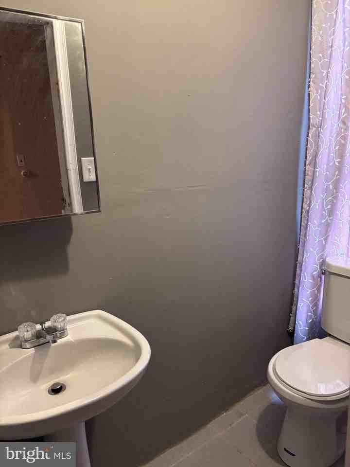 5618 Walton Ave - Photo 4 of 15