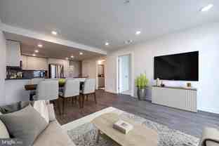503 N Columbus Blvd #THDEN - Photo 1 of 1