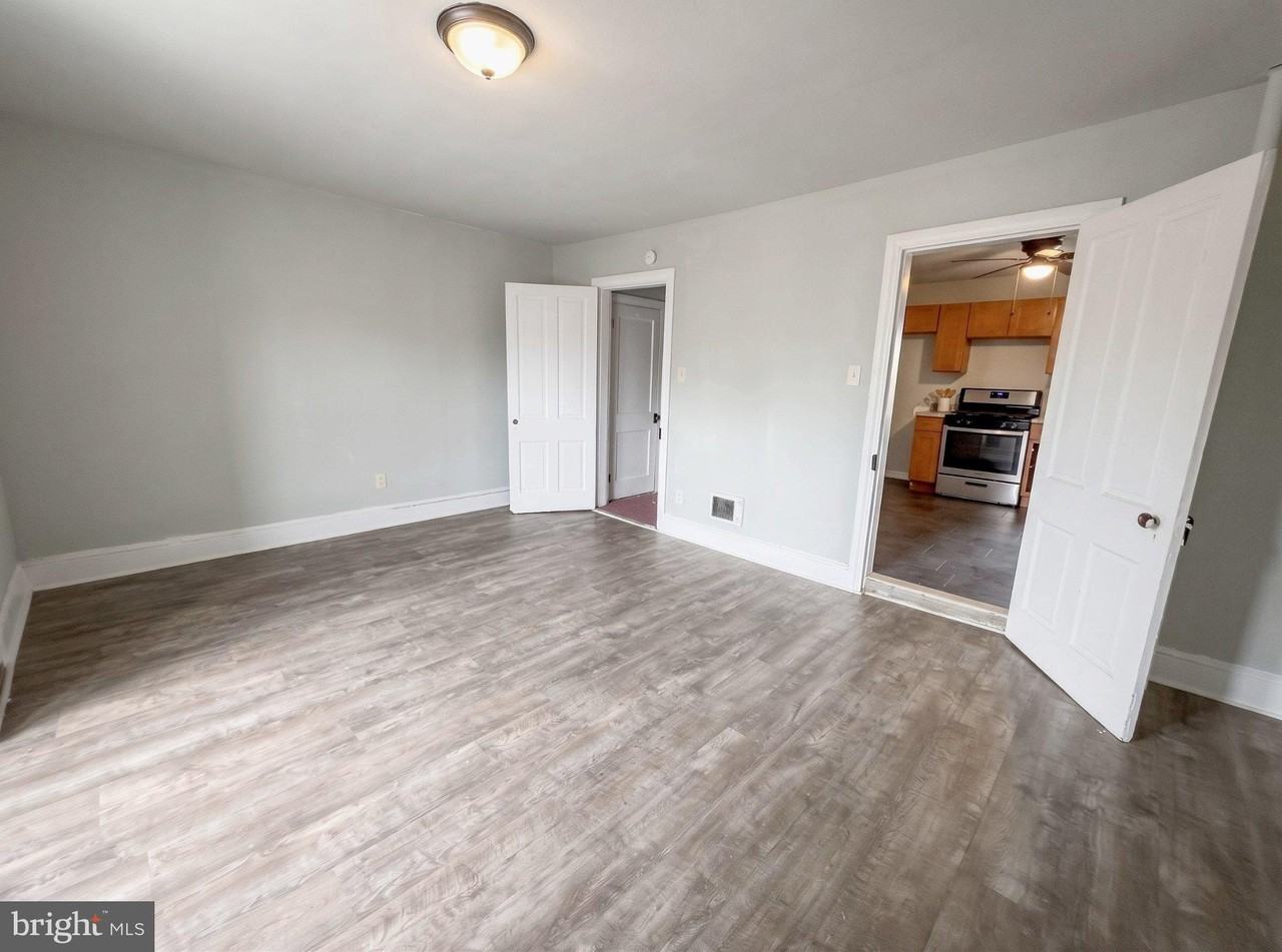 308 E King St #D - Photo 5 of 9
